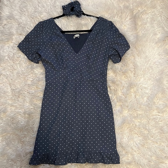 Abercrombie and Fitch NWOT Dusty Blue Dress (Matching Scrunchie) - Picture 2 of 5